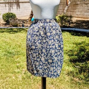 Ornate Floral Print Mid-Length 22" Long Women's Button Sz 2-4/XS Maxi Skirt EUC